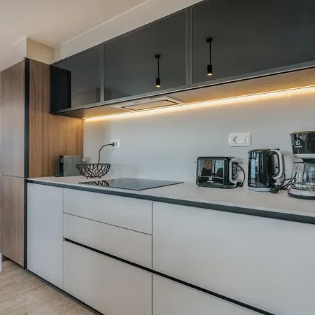Larka Luxury Malinska, With Private Pool, 150 M From The Sea 말린스카