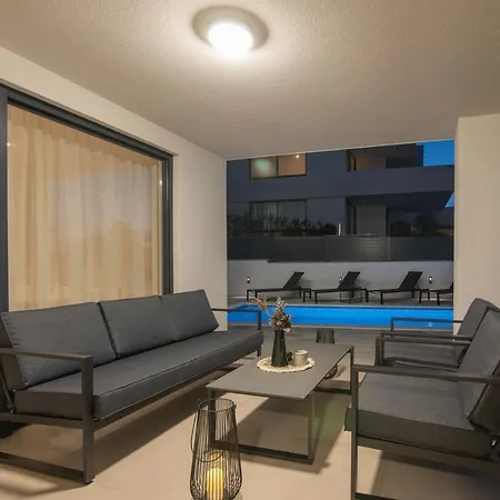 Larka Luxury Malinska, With Private Pool, 150 M From The Sea 아파트 *