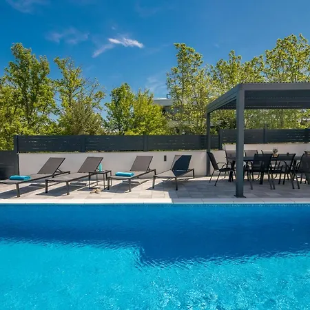 Larka Luxury Malinska, With Private Pool, 150 M From The Sea 말린스카