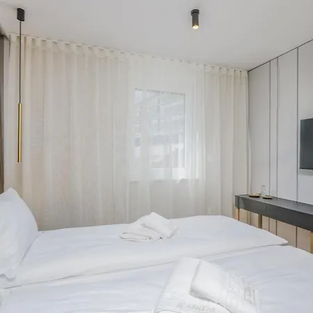 Larka Luxury Malinska, With Private Pool, 150 M From The Sea 말린스카