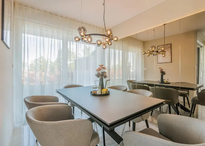 Apartamento Larka Luxury Malinska, With Private Pool, 150 M From The Sea *