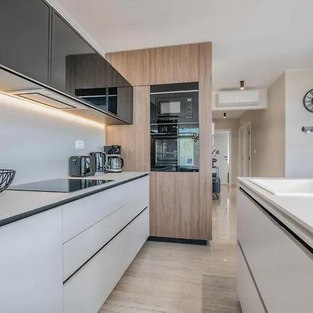 Larka Luxury Malinska, With Private Pool, 150 M From The Sea Appartamento Malinska