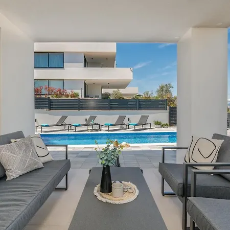 Larka Luxury Malinska, With Private Pool, 150 M From The Sea Lejlighed *
