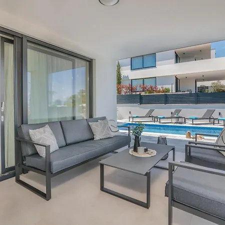 Larka Luxury Malinska, With Private Pool, 150 M From The Sea * Malinska
