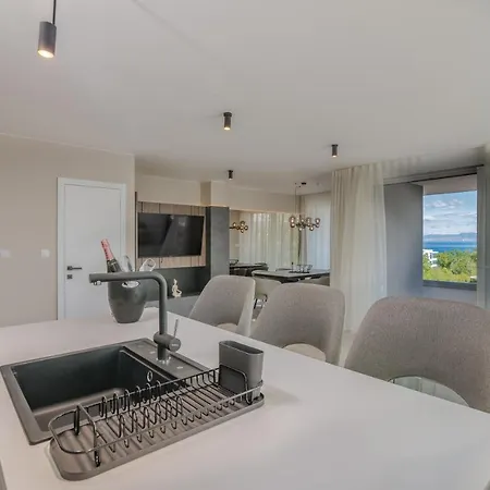 Larka Luxury Malinska, With Private Pool, 150 M From The Sea * Malinska