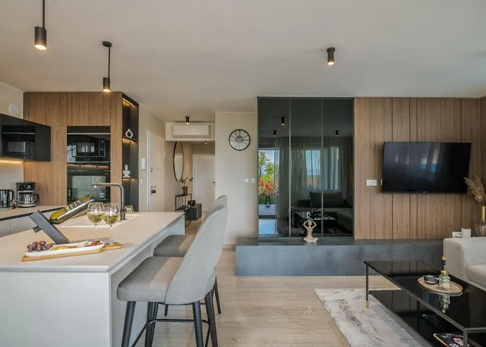 Larka Luxury Malinska, With Private Pool, 150 M From The Sea * Malinska