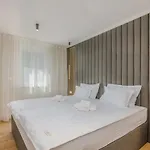 Διαμέρισμα Larka Luxury Malinska, With Private Pool, 150 M From The Sea
